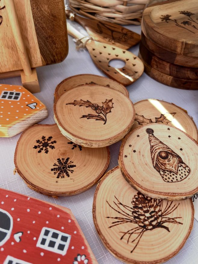 Navštivte slavnostně adventně vyzdobený zámek 🏰 v Lysicích, kde jsem po celý víkend součástí adventního minijarmarku 🎄🏡❤️...